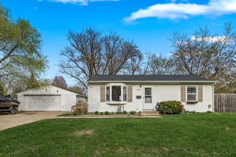 8805 Emerson Ave S, Bloomington, MN 55420