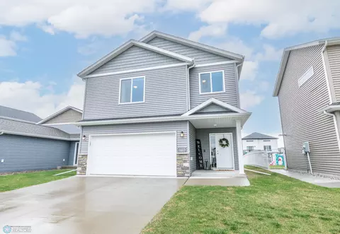 2706 Divide St W, West Fargo, ND 58078