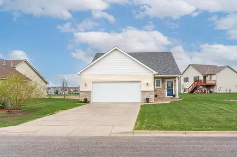 617 16th St S, Sartell, MN 56377