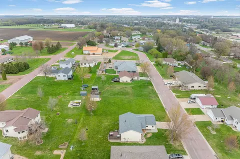 View/Area - 360 River Bluff Dr, Windom, MN 56101 photo 7 of 11