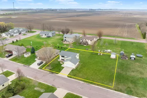 View/Area - 360 River Bluff Dr, Windom, MN 56101 photo 9 of 11