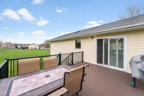 Exterior - 360 River Bluff Dr, Windom, MN 56101 photo 6 of 11