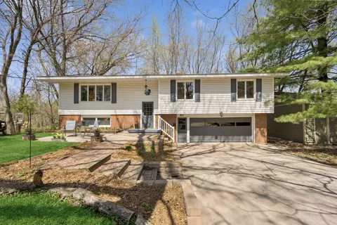 361 Maple St, Mahtomedi, MN 55115