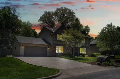 403 E 135th St, Burnsville, MN 55337