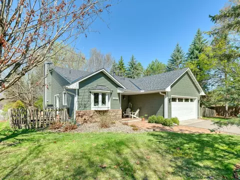 6200 Cranberry Ln, Eden Prairie, MN 55346