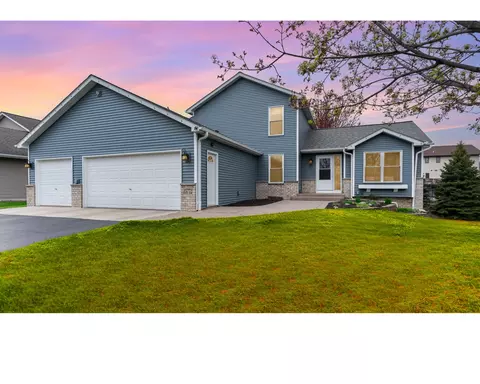 15772 Cicerone Ct, Rosemount, MN 55068
