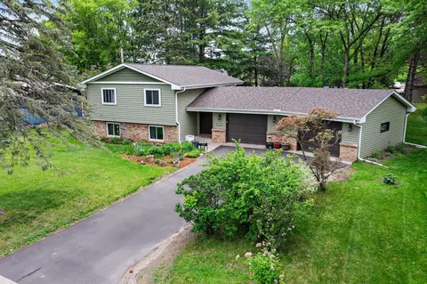 216 Richard Ave SE, Isanti, MN 55040