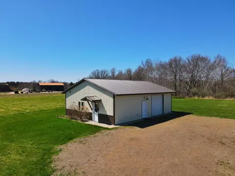 145 Caudy Dr, Clayton, WI 54004