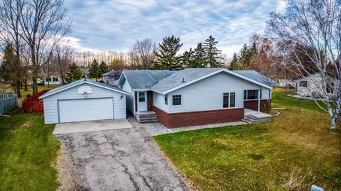 311 Oriole Ave N, Thief River Falls, MN 56701