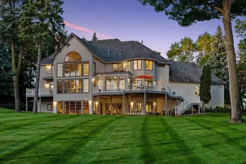 1510 Green Trees Rd, Wayzata, MN 55391