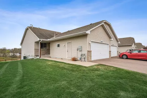 1801 Lakeridge Way, Waconia, MN 55387