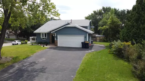 5634 142nd St W, Apple Valley, MN 55124