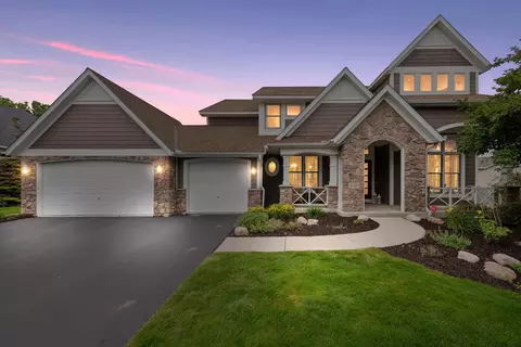 9015 Cold Stream Ln, Eden Prairie, MN 55347