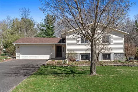 1833 Richal Dr, Woodbury, MN 55125