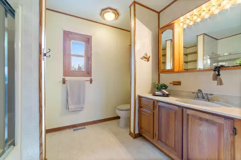 Bath - 5676 Mcquade Rd, Duluth, MN 55804 photo 1 of 2