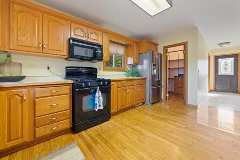Entry Way - 5676 Mcquade Rd, Duluth, MN 55804 photo 2 of 3
