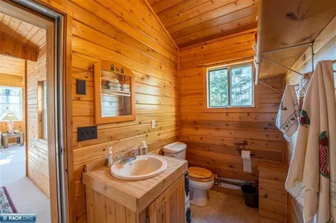 Bath - 1317 N Highway 21, Ely, MN 55731 photo 3 of 4