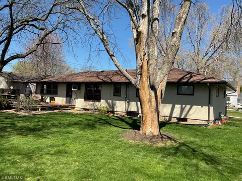 1398 Sophia Ave E, Maplewood, MN 55109