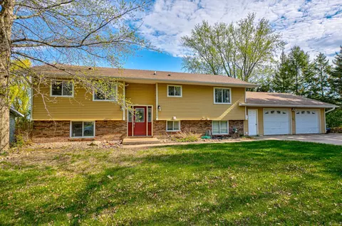 1230 Lokhorst St, Baldwin, WI 54002