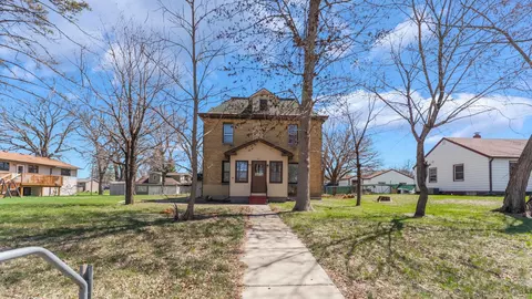 307 7th St SE, Little Falls, MN 56345