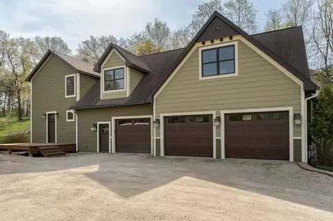 17361 Sugarloaf Pkwy, Zumbrota, MN 55992
