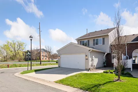 1001 Primrose Ln, Waconia, MN 55387