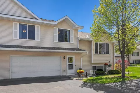 1333 S Trail Dr, Faribault, MN 55021 photo 2