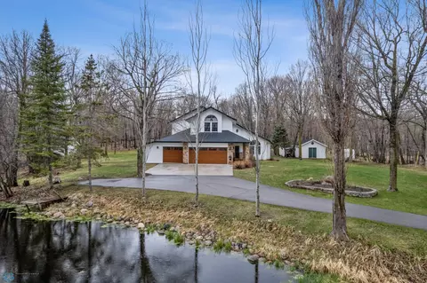 581 Shorewood Dr, Detroit Lakes, MN 56501