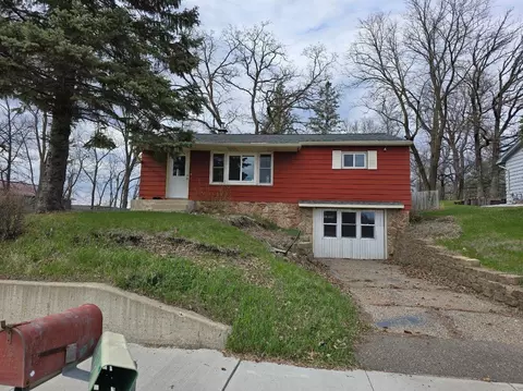 1036 Willow St W, Detroit Lakes, MN 56501