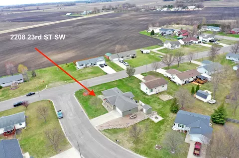2208 23rd St SW, Willmar, MN 56201 photo 5