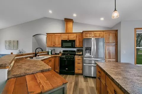 2208 23rd St SW, Willmar, MN 56201 photo 7