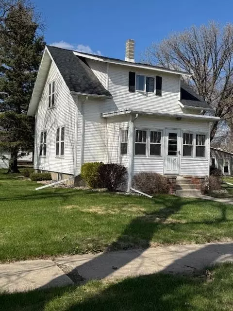 1120 12th Ave, Clarkfield, MN 56223