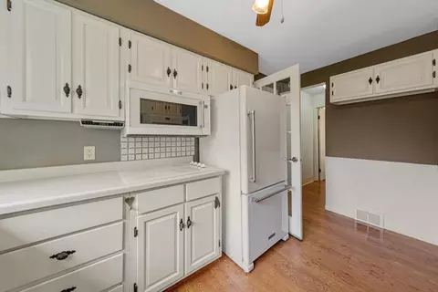 Kitchen - 314 4th Ave SE, Mapleton, MN 56065 photo 3 of 4