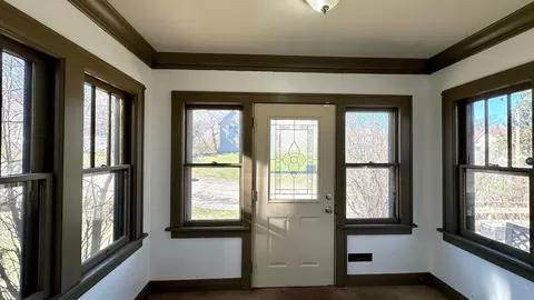 Entry Way - 2856 Wicklow St, Duluth, MN 55806 photo 2 of 2