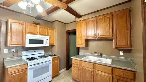 Kitchen - 2856 Wicklow St, Duluth, MN 55806 photo 2 of 5