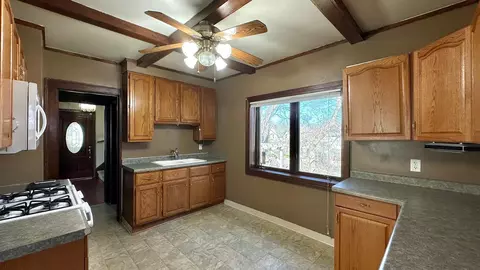 Kitchen - 2856 Wicklow St, Duluth, MN 55806 photo 4 of 5