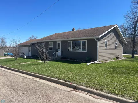 209 11th Ave W, Lisbon, ND 58054