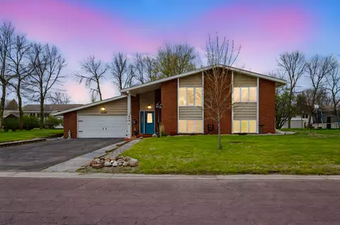 1840 Red Leaf Ct, Windom, MN 56101