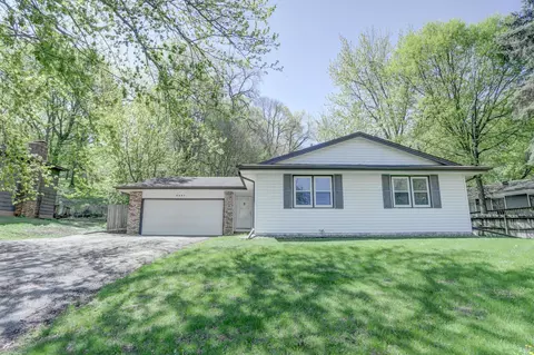 2401 Brookview Dr, Burnsville, MN 55337