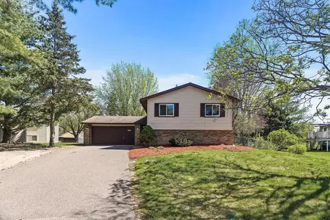 255 Hallam Curv, Mahtomedi, MN 55115