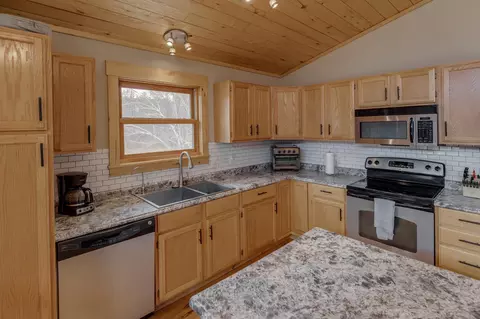 8667 Pine Cir, Pequot Lakes, MN 56472 photo 11