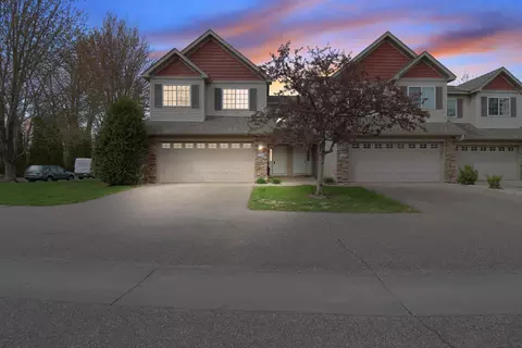 5246 Greenwood Dr, Mounds View, MN 55112