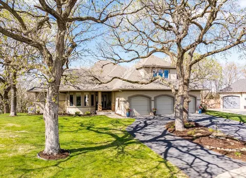 2222 White Oak Ct, Hudson, WI 54016