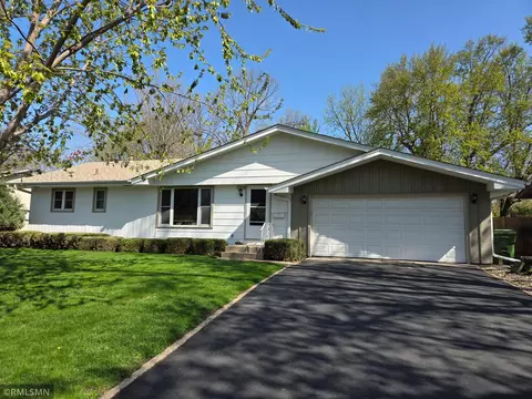 6872 7th St NE, Fridley, MN 55432