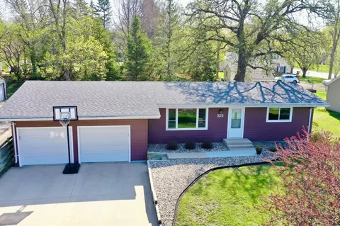 325 Main St S, New London, MN 56273