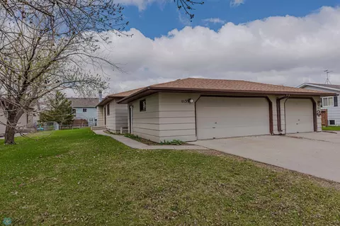 1139 19th St N, Moorhead, MN 56560