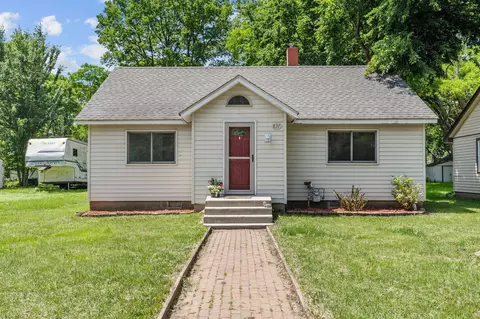 837 1st St, Saint Paul Park, MN 55071