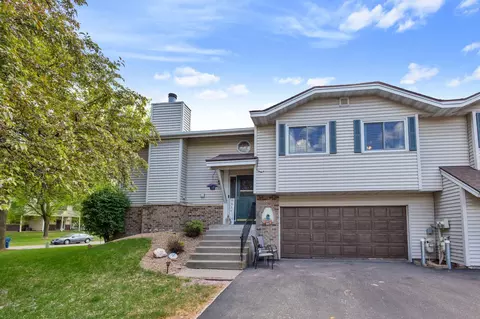 1060 Aston Cir, Burnsville, MN 55337