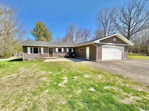 27772 Mallum Dr, Bovey, MN 55709