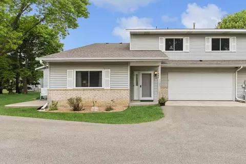 1091 Aston Cir, Burnsville, MN 55337